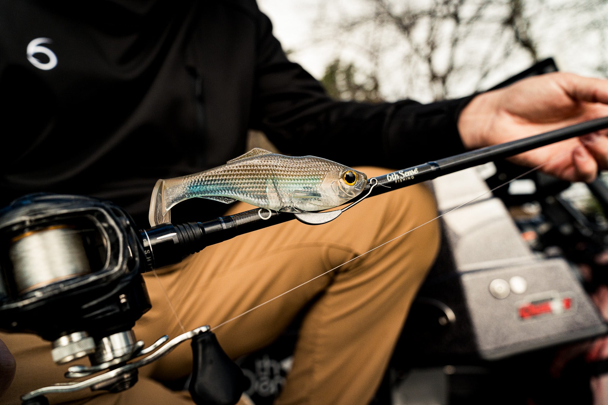 【値下げ】SuperStrike TROUTIN Spin 7ft Super Sweep 5.3 Swimbait – Aggressive Action, Weedless Rigging