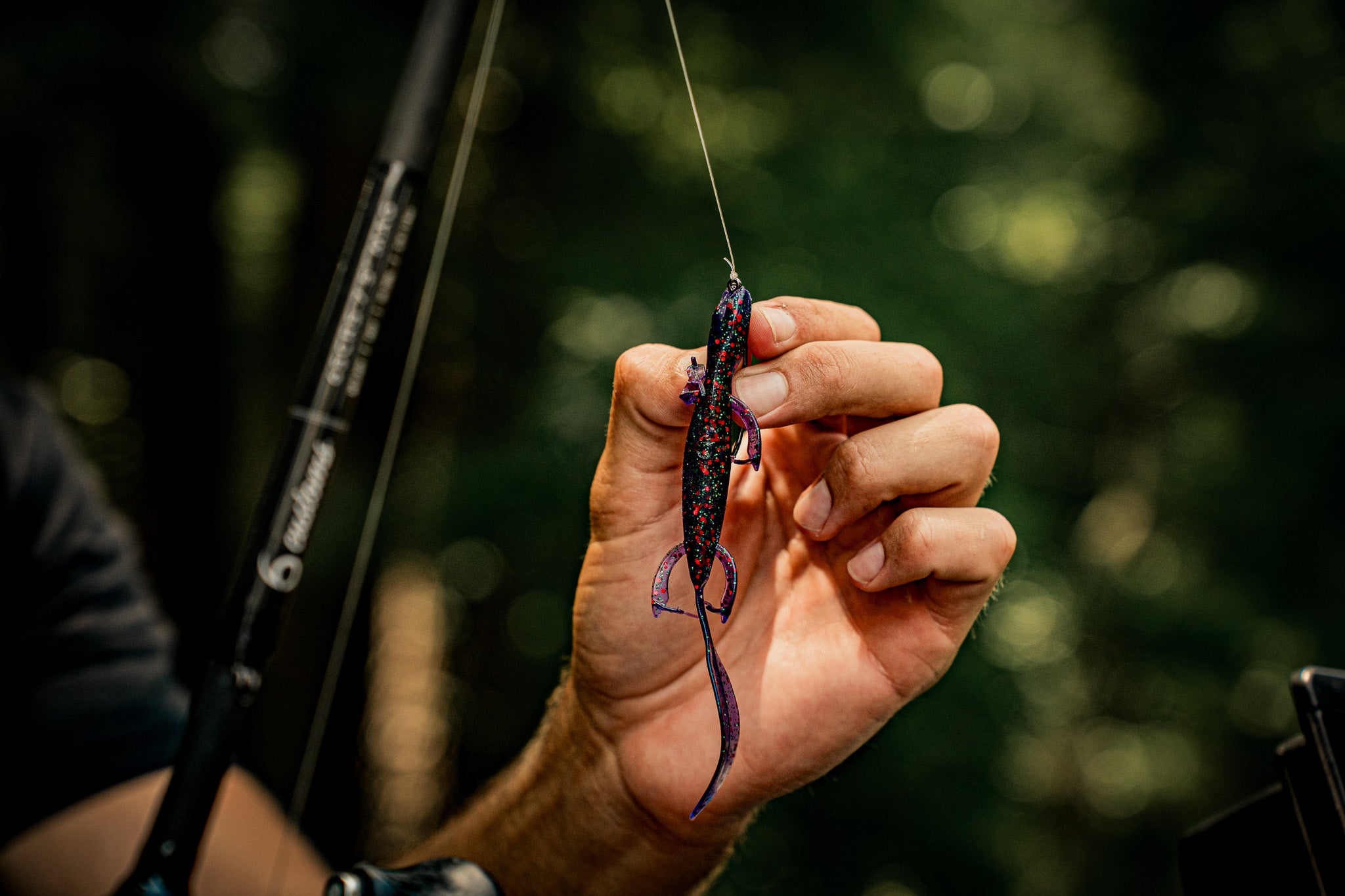 Ridge Lizard 5.7 - Junebug Red Fishing Lure | 6th Sense F – 6th