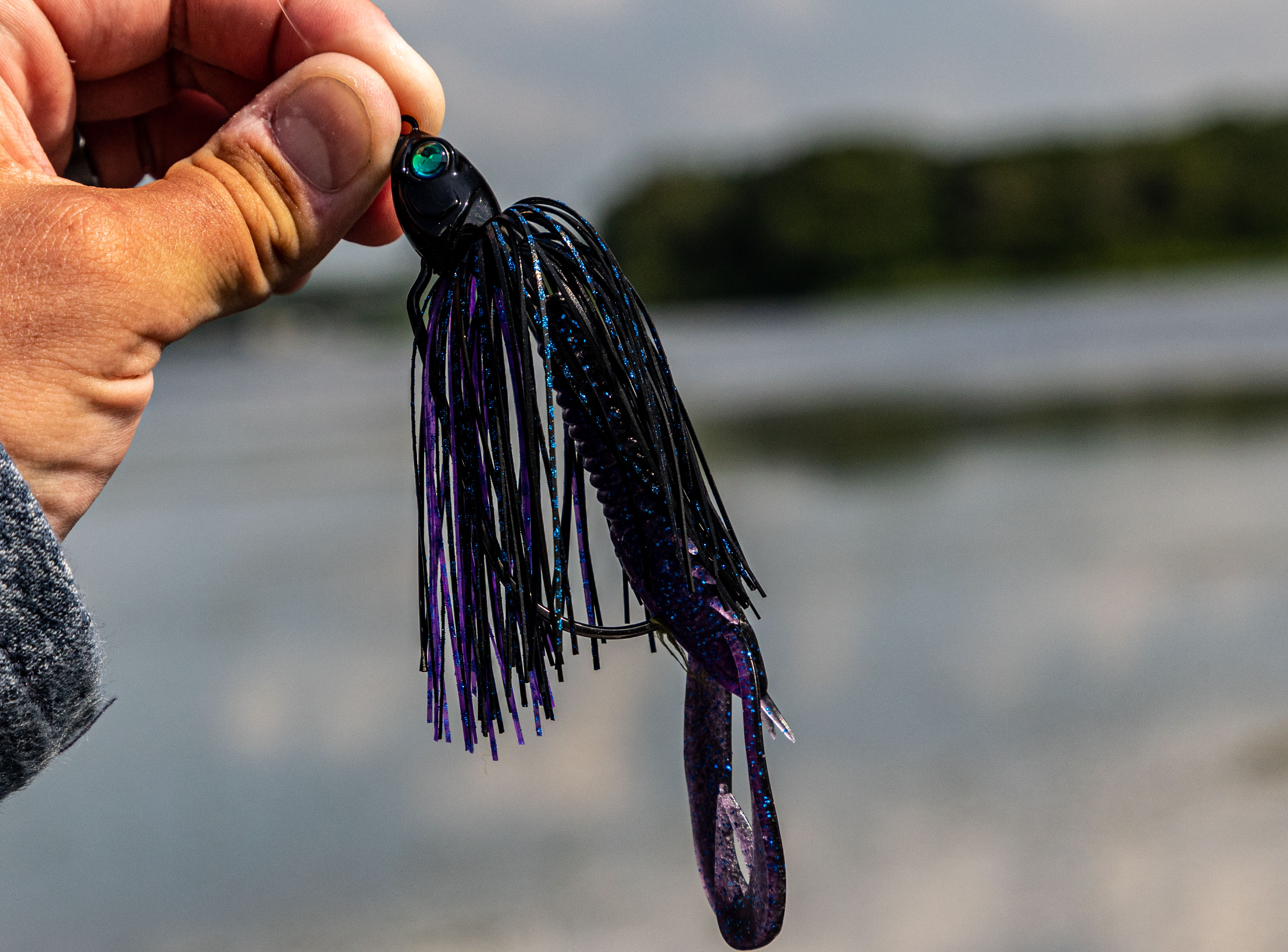 Axle Swinging Swim Jig - Blacklight